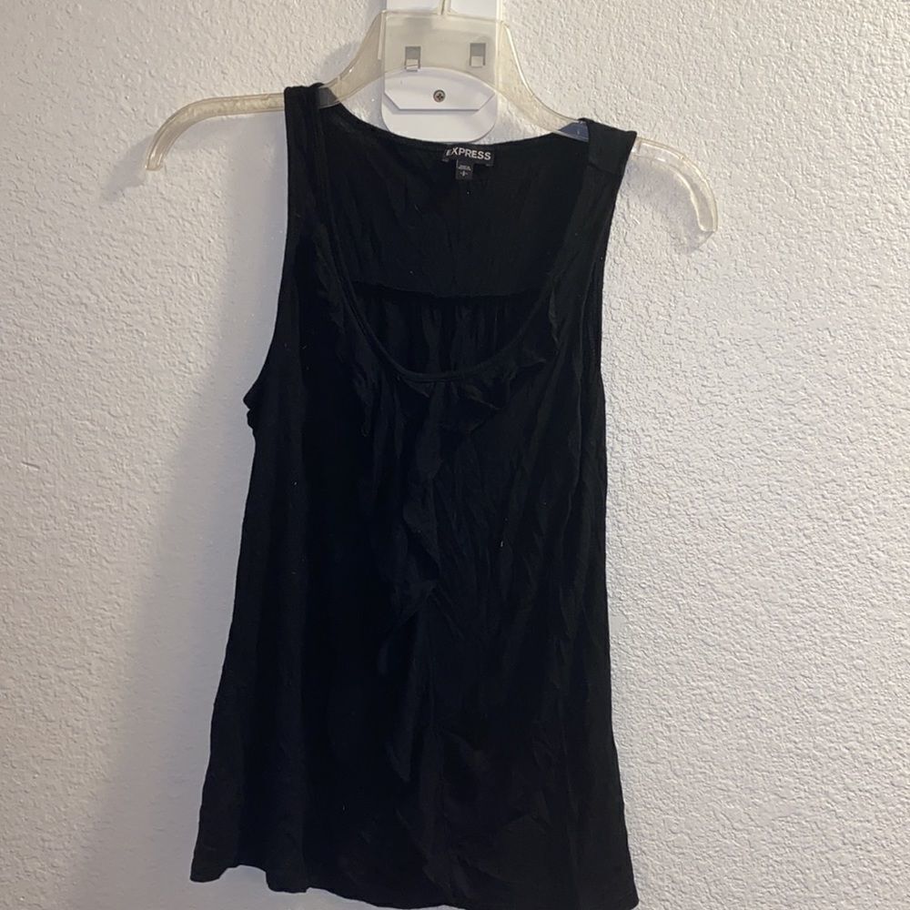 ✨ Express ruffle top✨ - Picture 2 of 5